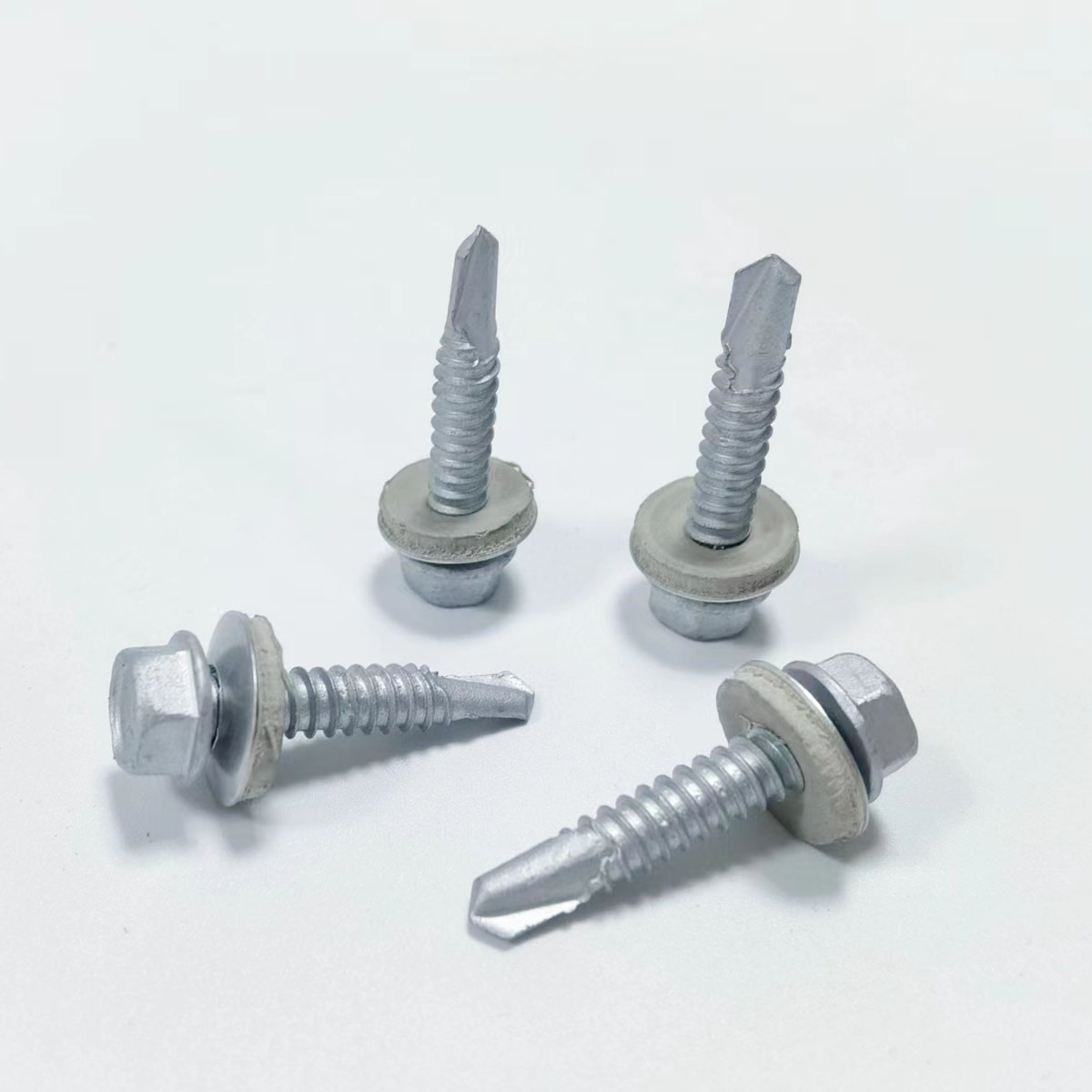 Hex head selfdrilling screw with EPDM